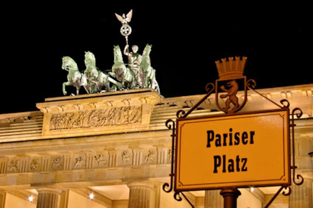 Lebensquelle Am Checkpoint Charlie Hotel Berlin Exterior foto